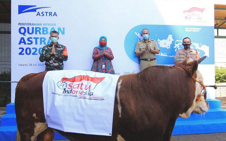 Astra Terapkan Adaptasi Kebiasaan Baru  Dalam Penyerahan 2.057 Hewan Kurban di 34 Provinsi
